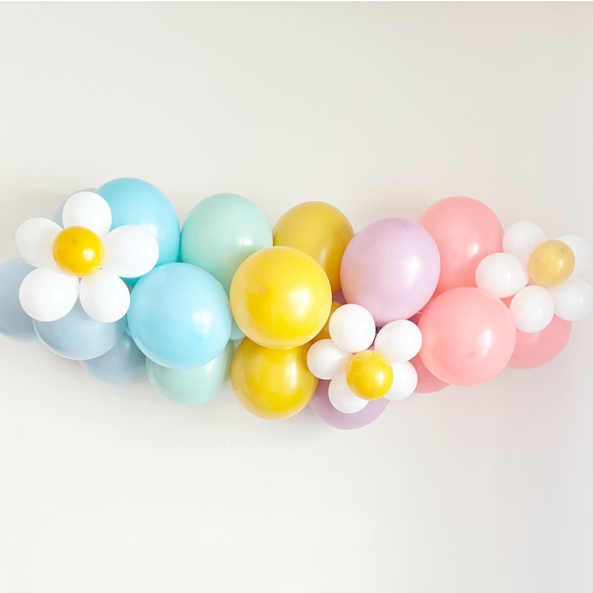 Spring Daisy Latex Balloon Garland Kit | partyHAUS